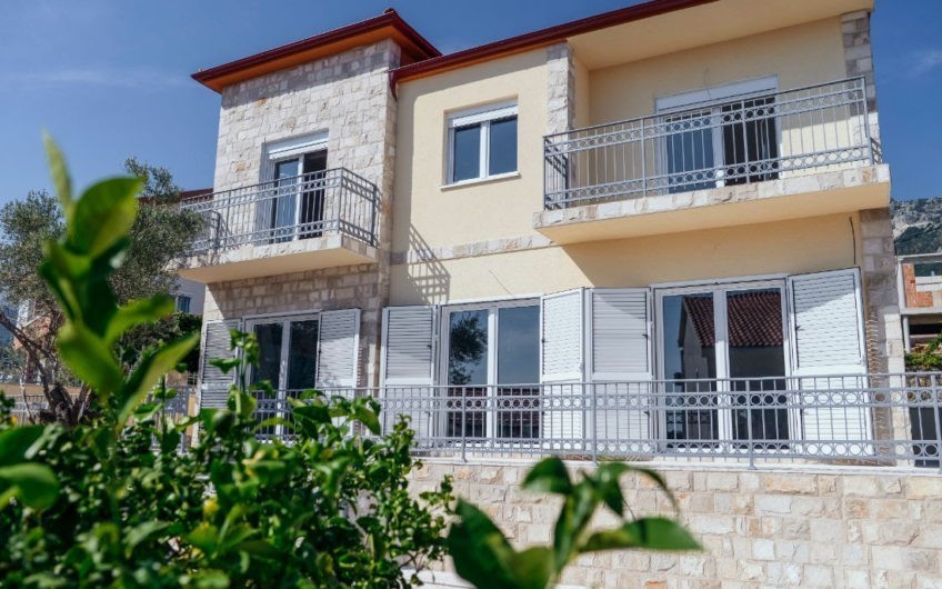 Nova vila u mediteranskom stilu u Bečićima
