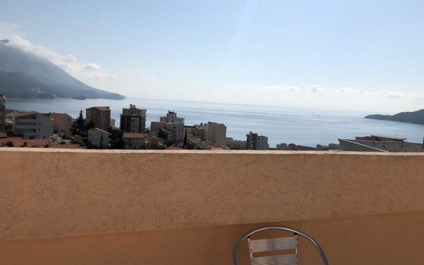 Veliki 3-sobni penthouse s pogledom na more, Bečići