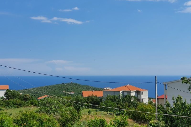 Kuća od 250 m2 s pogledom na more u Krimovicama. Vruća cijena – 175.000 eura!