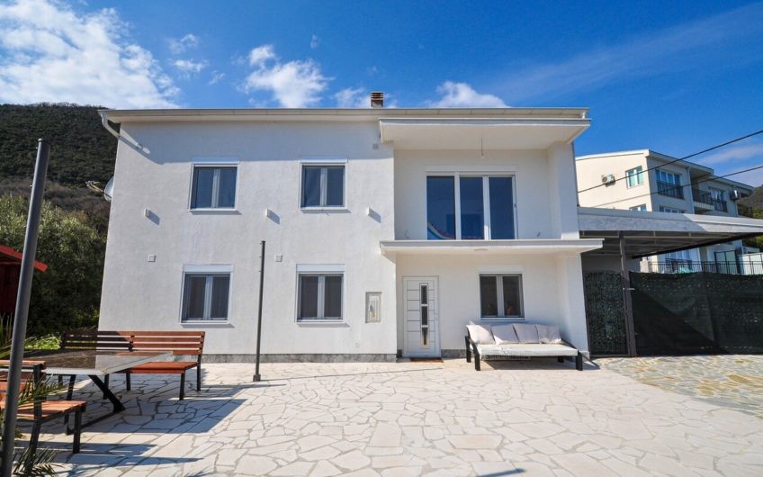 Nova dvospratna kuca u Baošićima – sa placem od 1.685 m2