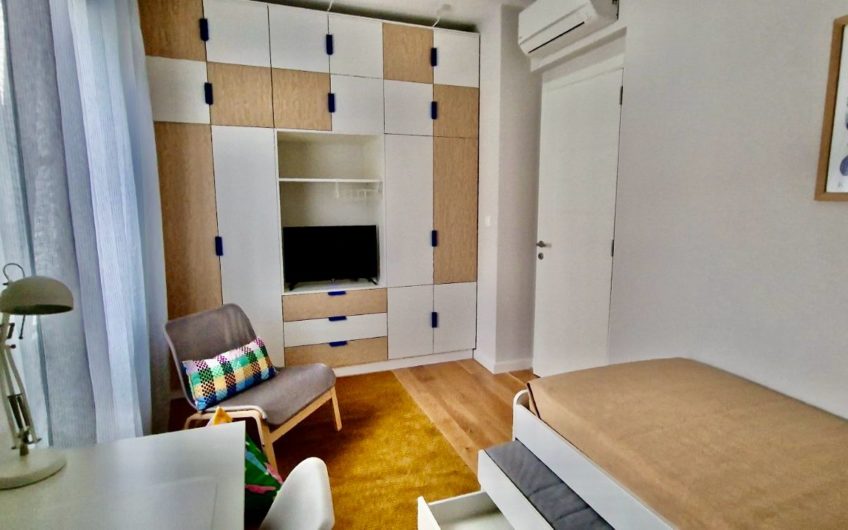 Novi 2-soban stan sa garažom – Tivat, zgrada C-Group
