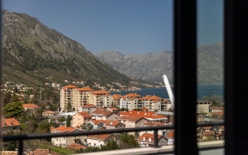 Prodaja kuce u Kotoru – sa pogledom na more i Stari grad