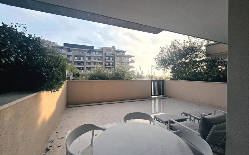 Apartman u Baia Regent Pool Club s pristupom bazenu i garažom