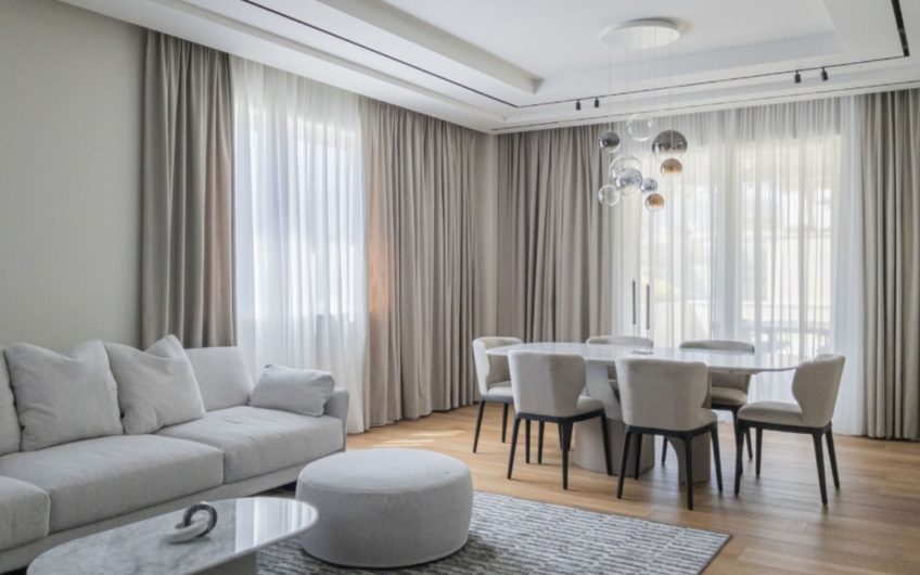 Novi trosoban penthouse s krovnim bazenom – Porto Montenegro