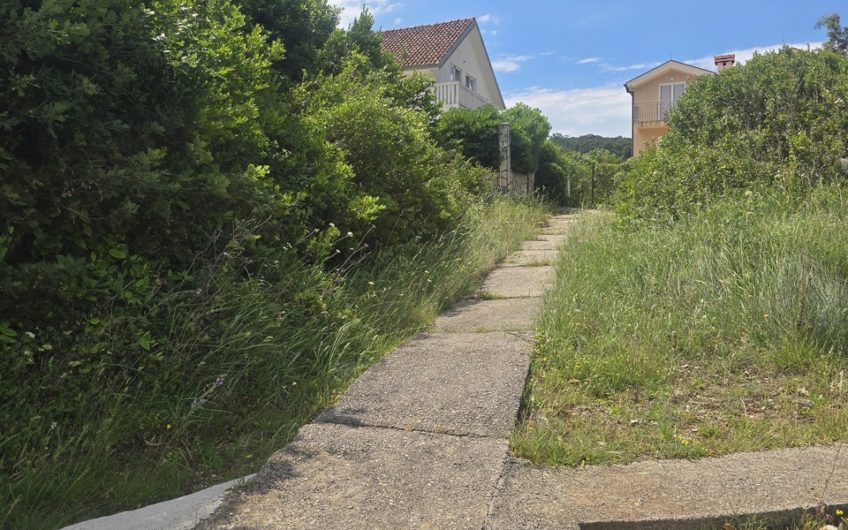 Kuća uz more u Luštici – odmah na plaži