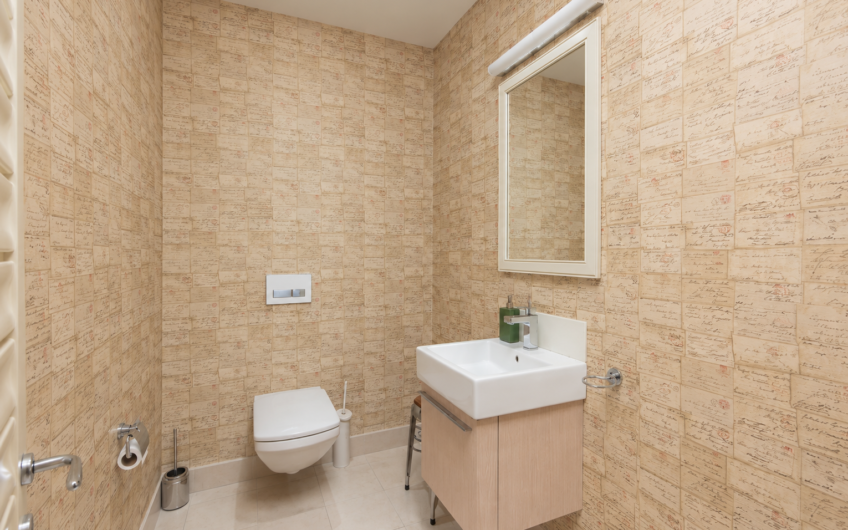 Ekskluzivan apartman sa 3 spavaće sobe i izlazom na bazen u Porto Montenegro