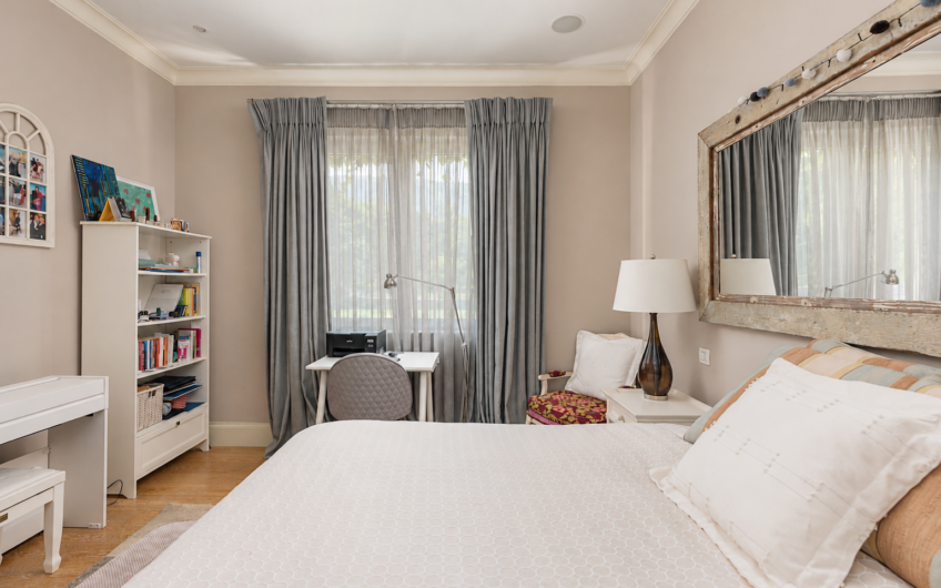 Ekskluzivan apartman sa 3 spavaće sobe i izlazom na bazen u Porto Montenegro