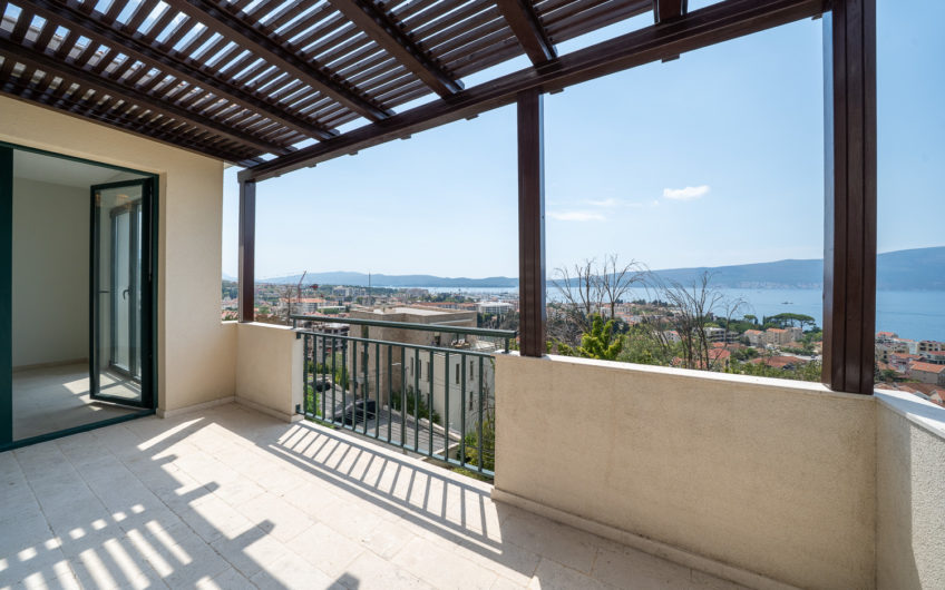 Vila s panoramskim pogledom na pješačkoj udaljenosti od mora – Tivat